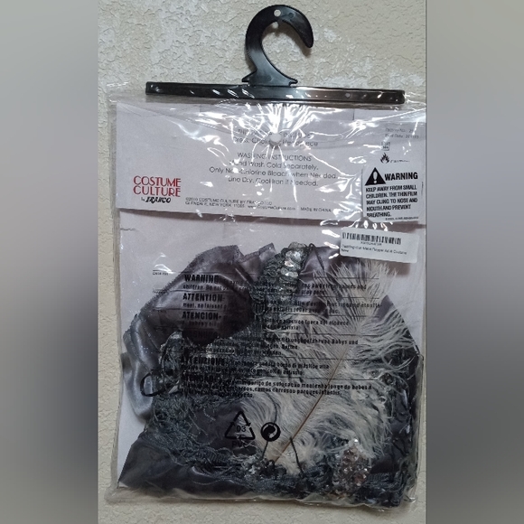 New Dazzling Flapper Costume w/Choker, Dress, Headpiece & Cigarette Holder. M - Picture 2 of 4